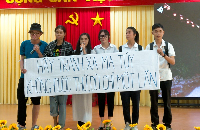 Sinh viên Trường ĐH Trà Vinh tham gia Hội thi tuyên truyền phòng chống ma túy, tệ nạn xã hội.