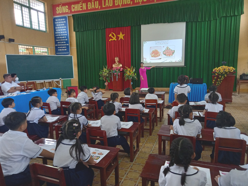 Giờ học Giáo dục địa phương lớp 1 tại tỉnh Đồng Tháp.
