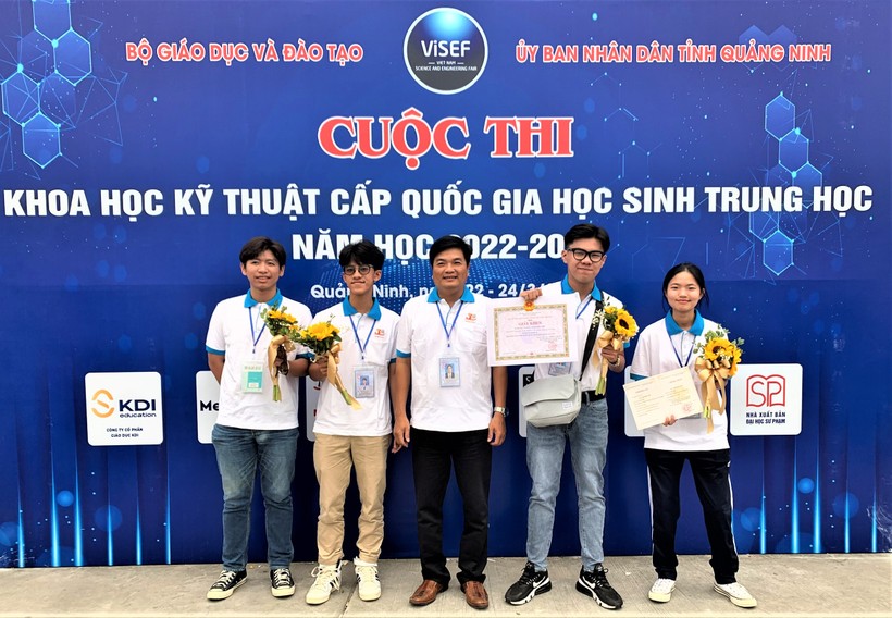 4 học sinh tỉnh Sóc Trăng đạt giải tại Cuộc thi KHKT cấp quốc gia học sinh trung học năm học 2022 - 2023.