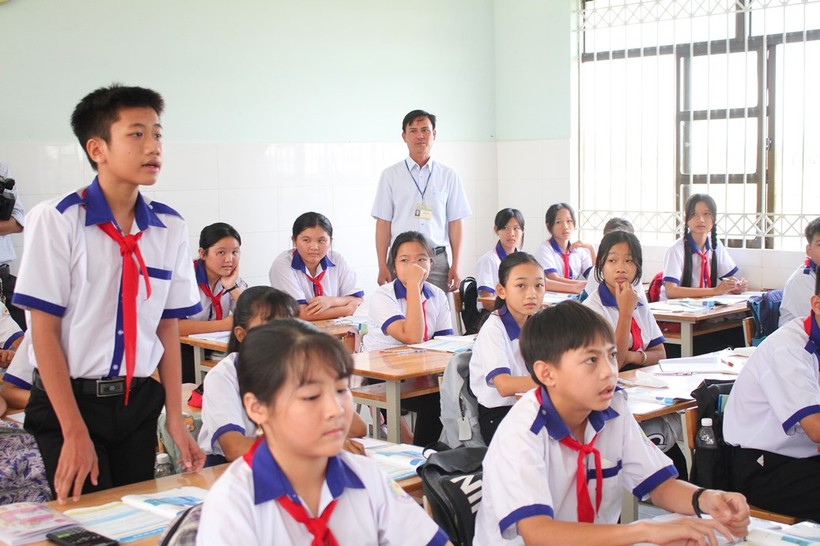 Giờ dạy học Chương trình mới lớp 7 Trường THCS Vĩnh Hiệp (thị xã Vĩnh Châu, Sóc Trăng). Ảnh: Q. Ngữ.