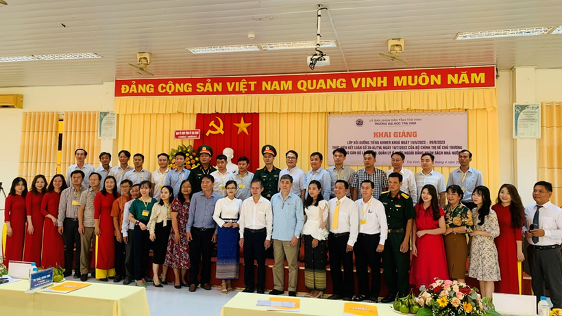 Trường ĐH Trà Vinh khai giảng Lớp bồi dưỡng Tiếng Khmer cho cán bộ.