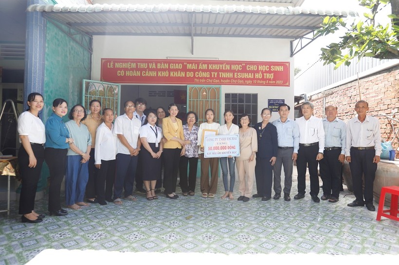 Mái ấm được trao cho em Thái Bình Thủy Trúc (sinh viên Trường Đại học Sài Gòn).