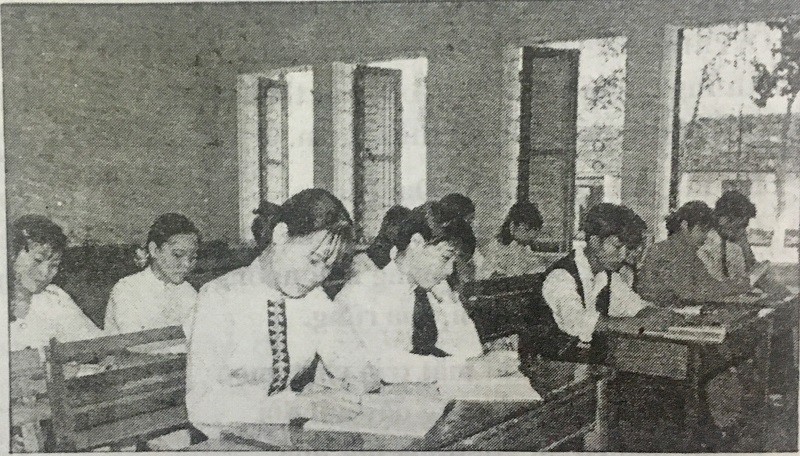 Lớp học của học sinh đồng bào dân tộc Tây Bắc được tổ chức sau Cách mạng tháng Tám.