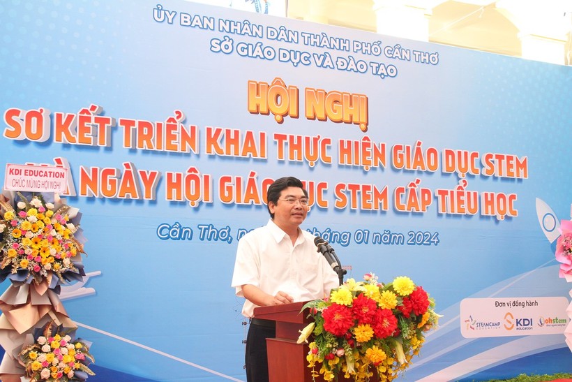 Ông Trần Thanh Bình - Giám đốc Sở GD&ĐT TP Cần Thơ phát biểu tại hội nghị.