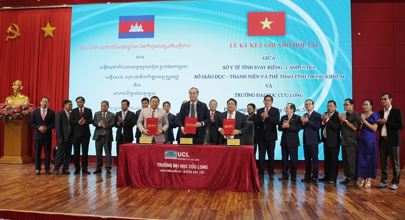 Ký kết Biên bản ghi nhớ hợp tác giữa Trường ĐH Cửu Long và các Sở của Vương quốc Campuchia.