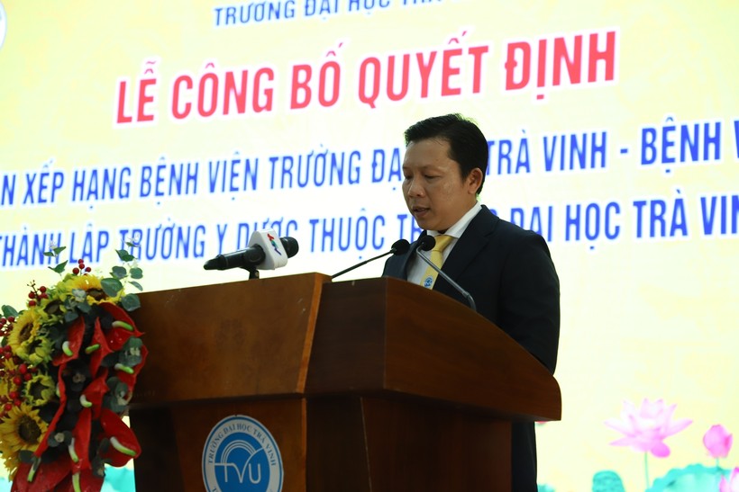 PGS.TS Nguyễn Minh Hòa - Hiệu trưởng Trường ĐH Trà Vinh phát biểu tại buổi lễ.