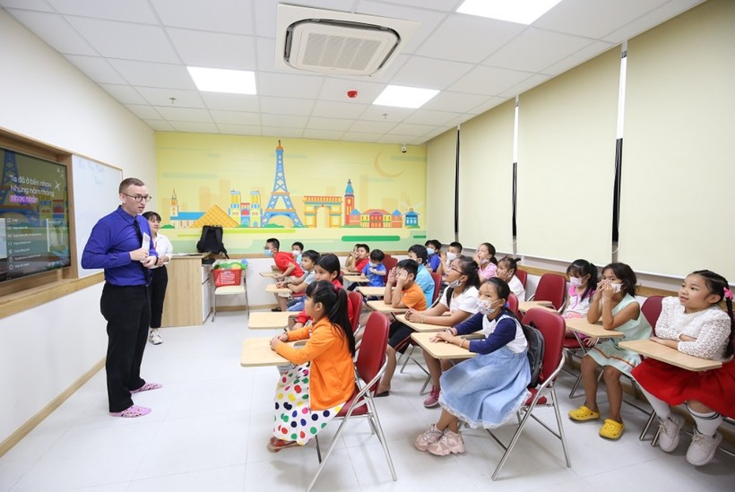 Trẻ học ngoại ngữ tại một trung tâm trên địa bàn quận Ninh Kiều, TP Cần Thơ.