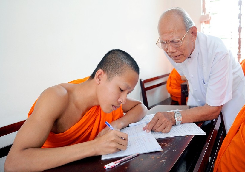 Nhà giáo Lâm Es - Nhà giáo Nhân dân đầu tiên của đồng bào dân tộc Khmer Nam Bộ.