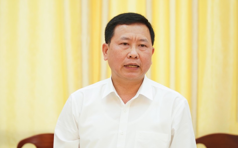 Ông Trần Văn Đạt, Vụ trưởng Vụ Giáo dục Chính trị và Công tác học sinh, sinh viên (Bộ GD&ĐT) báo cáo công tác chuẩn bị Ngày hội.