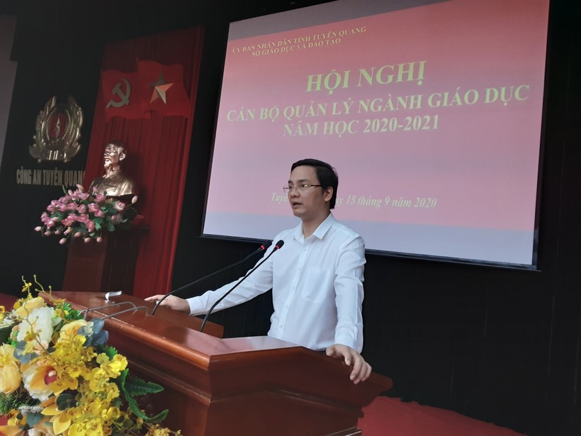 Đ/c Vũ Đình Hưng – UVBCH Đảng bộ tỉnh, Giám đốc Sở GD&ĐT phát biểu khai mạc Hội nghị