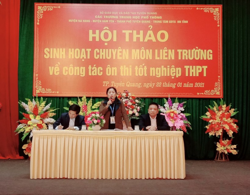 Hiệu trưởng các trường THPT Nguyễn Văn Huyên, Ỷ La, Hàm Yên chủ trì Hội thảo.