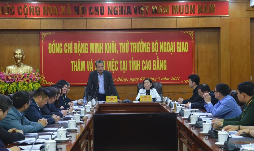 Thứ trưởng Bộ Ngoại giao Đặng Minh Khôi thăm và làm việc tại Cao Bằng (Nguồn: Baocaobang.vn) 