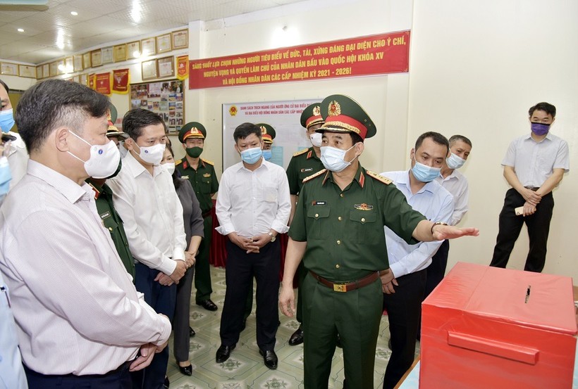 Thượng tướng Phan Văn Giang kiểm tra công tác chuẩn bị bầu cử tại Bắc Kạn.