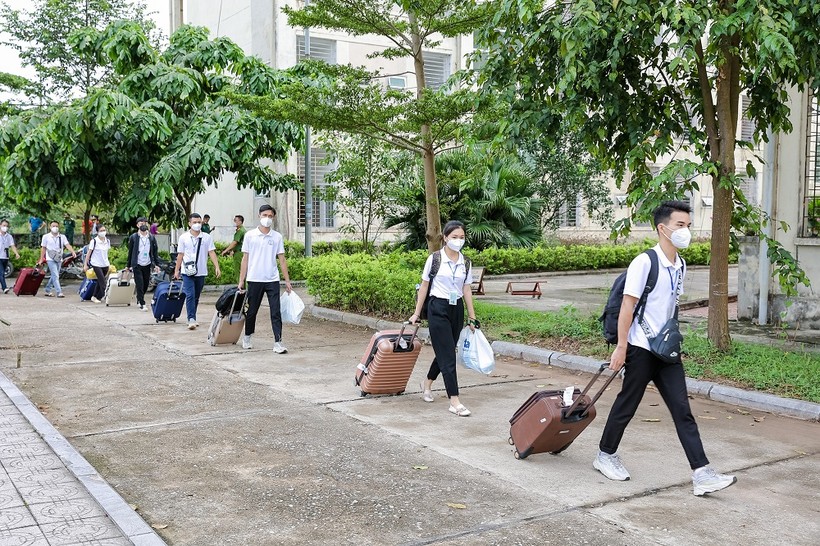 301 cán bộ, bác sĩ và sinh viên Trường Đại học Y - Dược tham gia chống dịch tại TP. Hồ Chí Minh hoàn thành xuất sắc nhiệm vụ được giao, bình an trở về