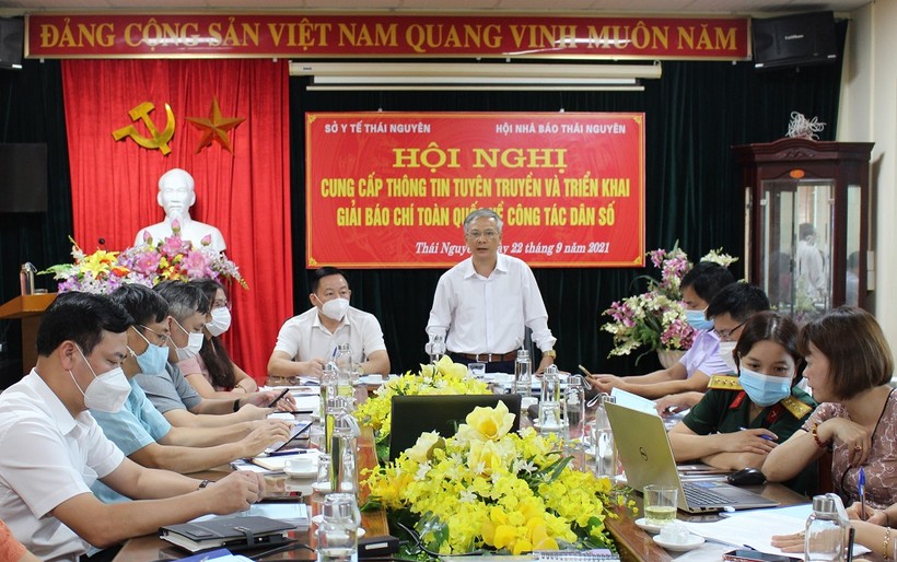 Nhà báo Nguyễn Bảo Lâm - Chủ tịch Hội Nhà báo Thái Nguyên phát biểu tại Hội nghị