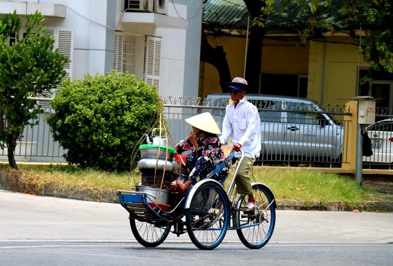 Thừa Thiên Huế dự kiến có 5.000 người bán hàng rong, buôn bán nhỏ lẻ không có địa điểm cố định được hỗ trợ.