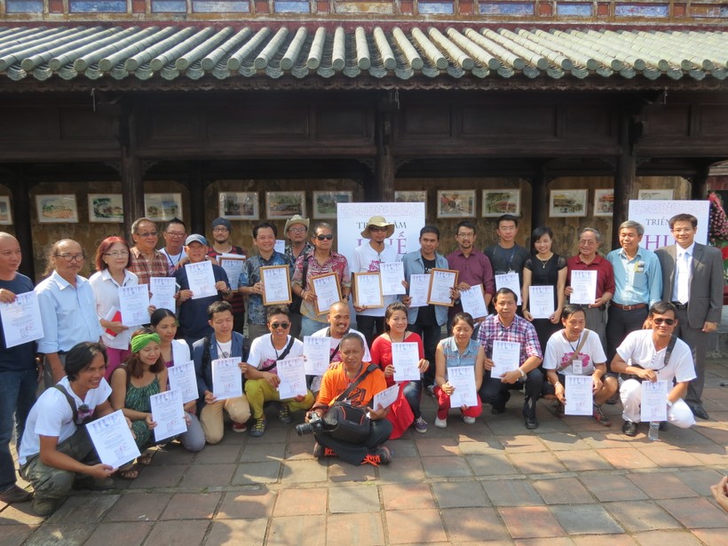 29 Họa sĩ trẻ đã để lại nhiều ấn tượng tốt đẹp cho du khách khi đến thăm Đại Nội - Huế