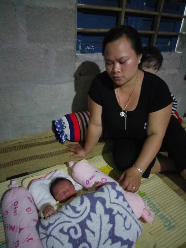 Hiện tại cháu bé sơ sinh đang được chăm sóc sức khỏe chu đáo tại gia đình vợ chồng anh Đặng Văn Hữu