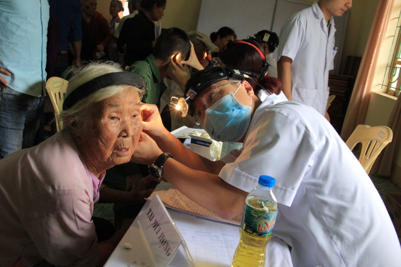 500 người dân xã Đồng Lộc được khám, tư vấn sức khỏe miễn phí