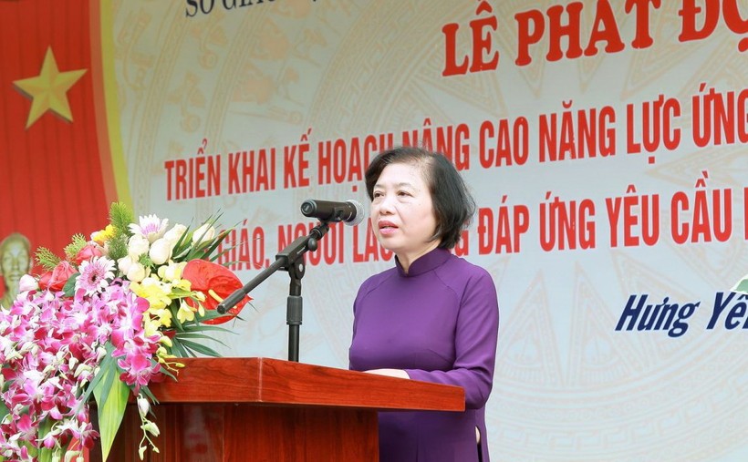 Cô Hiệu trưởng Lê Thị Nguyệt