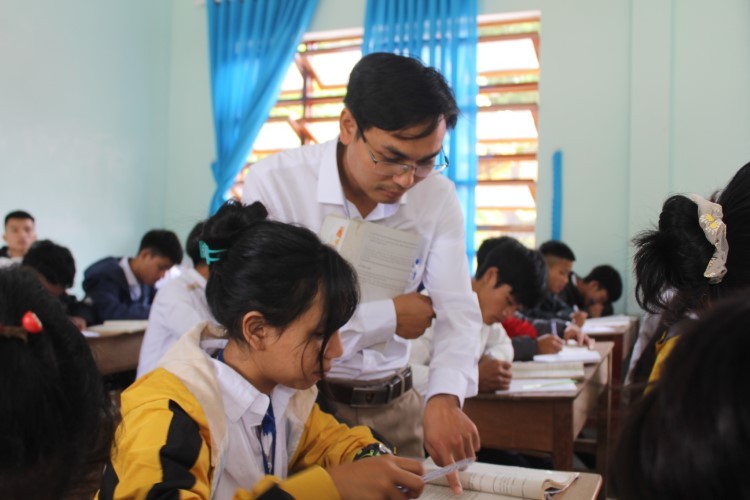  Thầy trò Trường THPT Võ Chí Công ổn định dạy – học ở địa điểm mới. Ảnh: Hà Nguyên