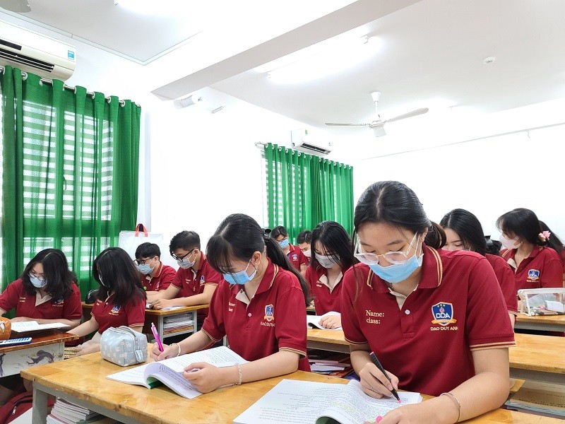 Học sinh khối 12 tại Trường THCS - THPT Đào Duy Anh, TPHCM trong giờ học. 	Ảnh: Minh Trân