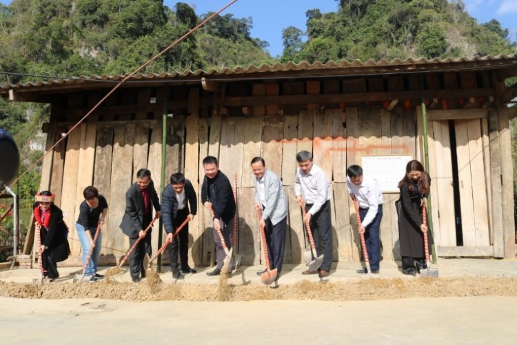 Chương trình “Điều ước cho em” đã khởi công xây dựng bếp ăn tại điểm trường Nậm Lẩu, xã Sĩ Bình (Bạch Thông, Bắc Kạn). Ảnh: Minh Điền