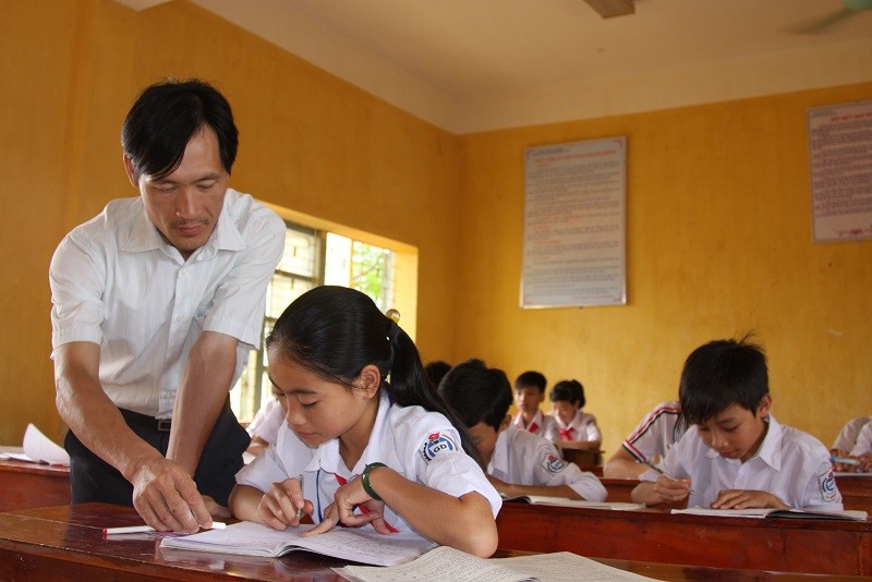 Trong giờ học tại Trường THCS thị trấn Sông Thao (Phú Thọ). Ảnh: Nam Khánh