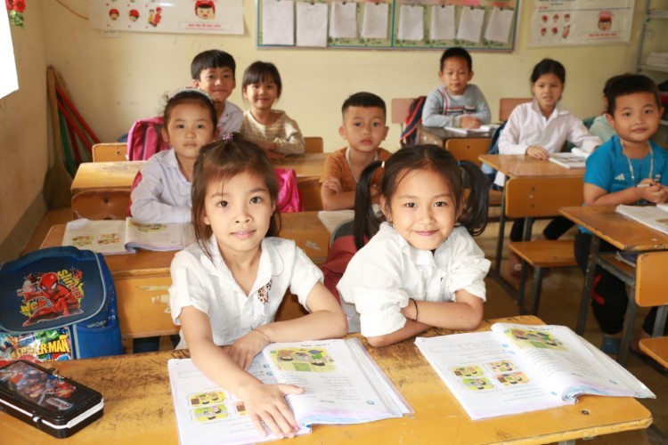 Học sinh Trường Tiểu học Mường Ải (huyện Kỳ Sơn, Nghệ An).