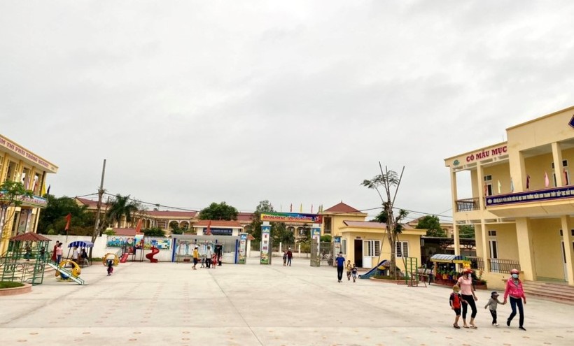 Học sinh các cấp học trong toàn tỉnh Hải Dương được đi học trở lại. Ảnh: NTCC