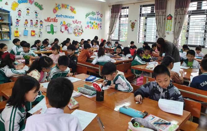 HS lớp 2 tại Trường Tiểu học Nguyễn Du (thành phố Lào Cai - Lào Cai). Ảnh: NTCC