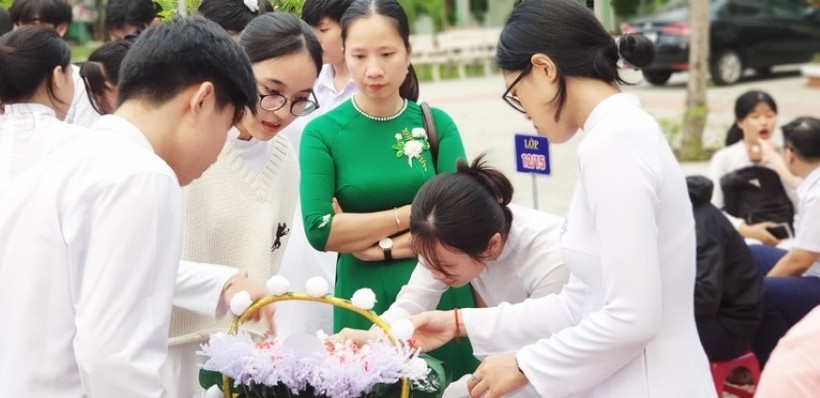 Trường THPT Nguyễn Hiền tổ chức nhiều hoạt động nhằm giải tỏa tâm lý thi cử cho HS khối 12.