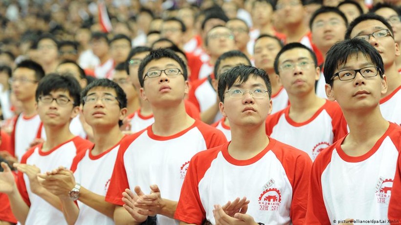 Ở Trung Quốc, cứ 5 thiếu niên thì có 4 em bị cận thị.