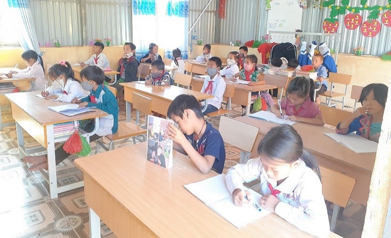 Tỷ lệ học sinh ở huyện vùng cao Sìn Hồ đến trường ngày một tăng cao. 	Ảnh: NVCC