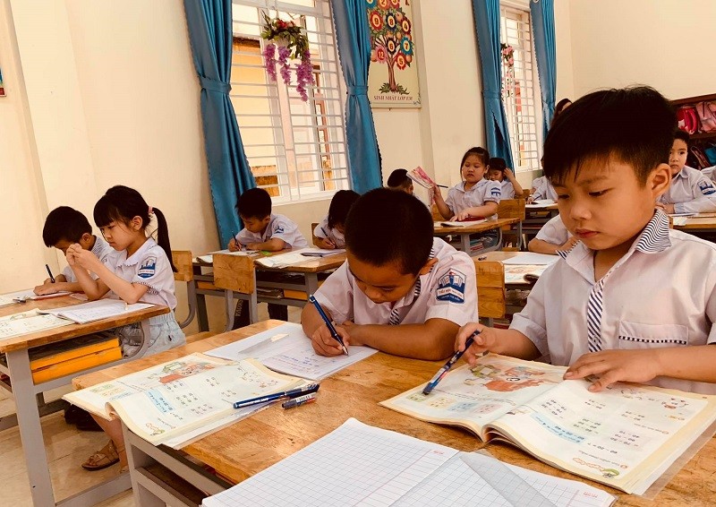 HS lớp 1 tỉnh Ninh Bình đã hoàn thành chương trình cuối năm với tỉ lệ 98,34%. Ảnh: Đức Trí