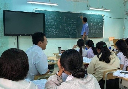 Giờ Sinh học tại Trường THPT Quang Trung – Gò Dầu – Tây Ninh do ThS Lê Hồng Thái giảng dạy. Ảnh: NTCC