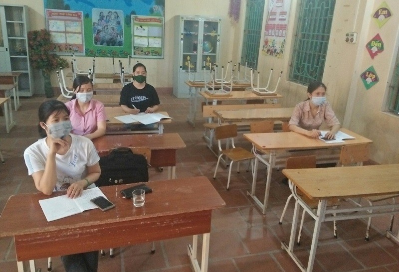 Một buổi tập huấn thay SGK lớp 2 tại Trường Tiểu học và THCS Thụy Duyên, Thái Bình.