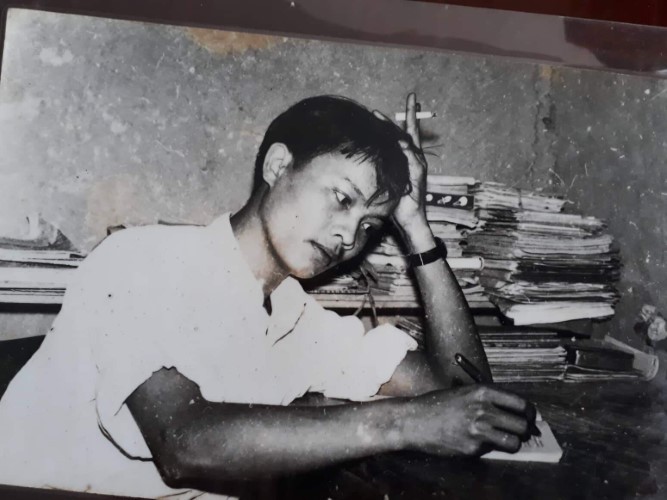 Thầy Phạm Đình Lộc trước khi lên đường đi B. Ảnh: NVCC