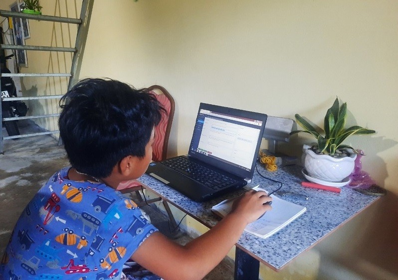 HS tiểu học ở Cà Mau đã dừng học trực tuyến, thay vào đó giáo viên sẽ hướng dẫn tự học ở nhà.
