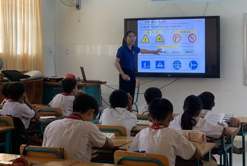 Học sinh Trường THCS - THPT Thạnh An (huyện Cần Giờ, TPHCM) trong giờ học trước ngày 27/4/2021.