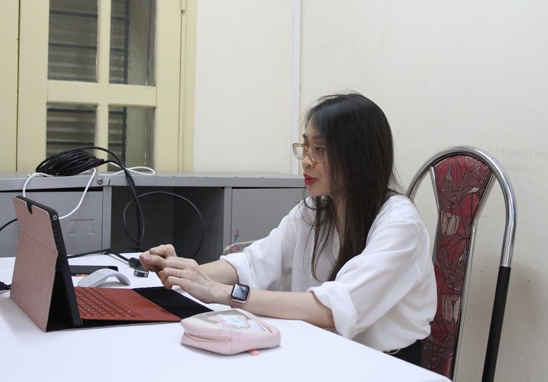 Giờ học trực tuyến của cô Vũ Quỳnh Anh - giáo viên Trường THCS Đống Đa, Hà Nội. Ảnh: TG 
