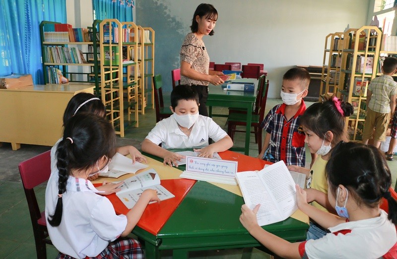 Thư viện thân thiện tại Trường Tiểu học Thạch Thị (huyện Anh Sơn, Nghệ An).
