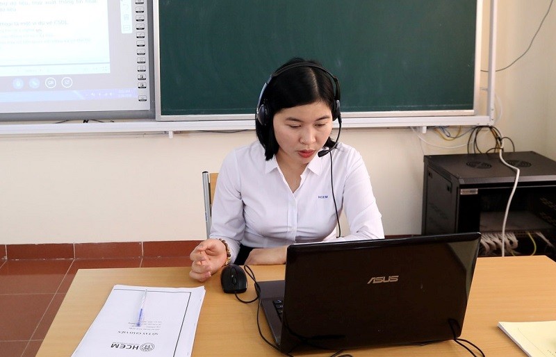 Một giờ giảng dạy trực tuyến tại Trường Cao đẳng Cơ điện Hà Nội.