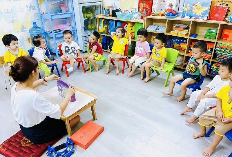 Giáo viên trường mầm non tư thục tại TP Vũng Tàu trong giờ dạy lúc chưa có dịch Covid-19.