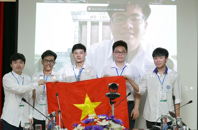 Cả 6 thí sinh Việt Nam tham dự Olympic Toán học quốc tế 2021 đều giành huy chương. 