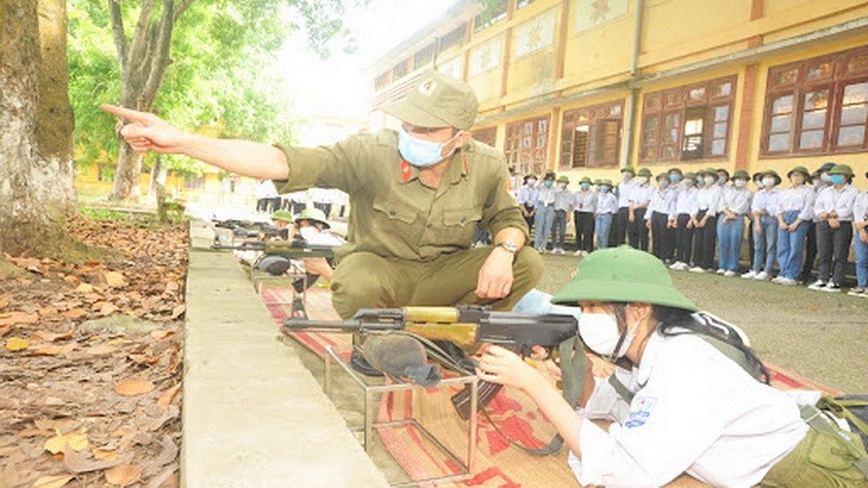 Tiết học môn Giáo dục quốc phòng và an ninh tại Trường THPT Tân Yên số 1 (Bắc Giang). Ảnh: INT