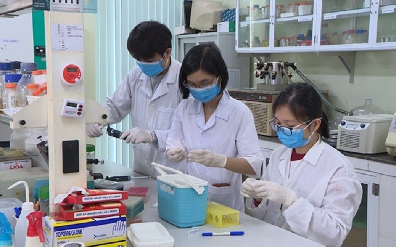 Nghiên cứu, chế tạo bộ sinh phẩm chẩn đoán vi-rút SARS-CoV-2 tại Viện Công nghệ sinh học (Viện Hàn lâm Khoa học và Công nghệ Việt Nam).