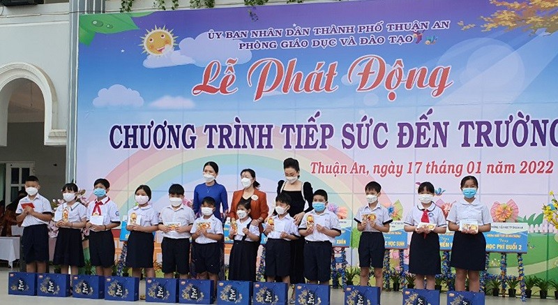 Phòng GD&ĐT thị xã Thuận An (Bình Dương) phát động chương trình Tiếp sức đến trường năm 2022, nhằm hỗ trợ học sinh trên địa bàn.