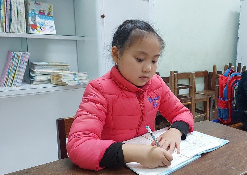 Dù trên lớp hay ở nhà, Linh Giang đều tìm tòi và say sưa với môn học Tiếng Anh.