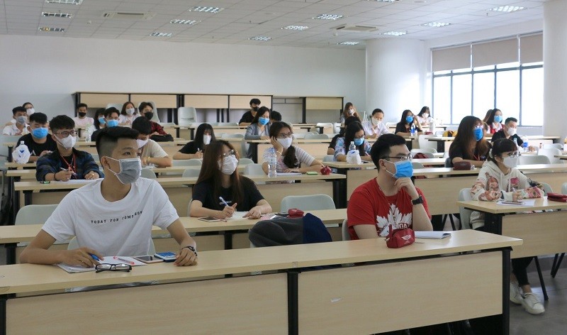 Sinh viên Trường Đại học Quốc tế Hồng Bàng trở lại giảng đường. Ảnh minh họa